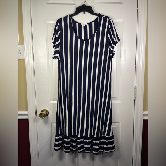 Foxxy Dresses & Skirts - Foxxy short sleeve striped dress. Size 2X